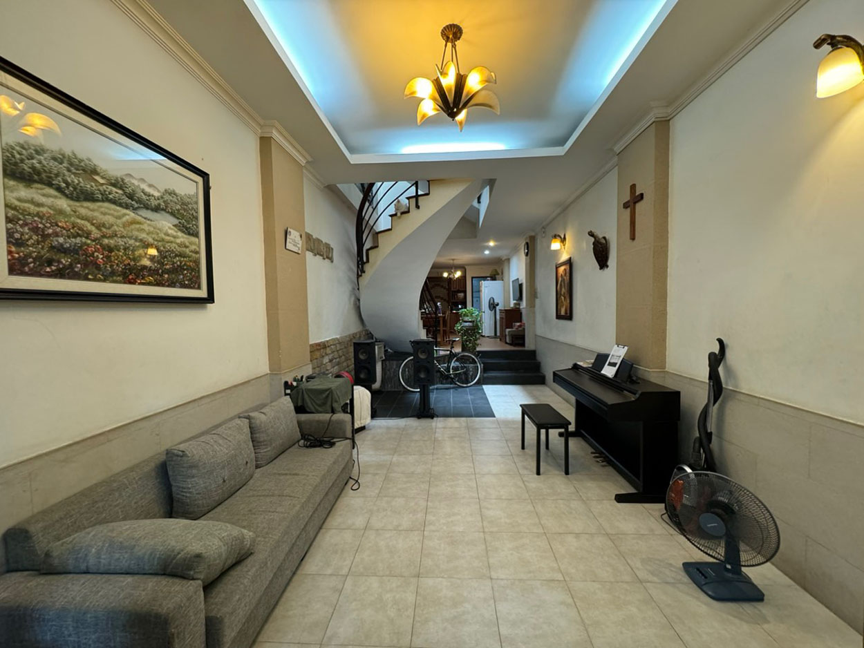 Nhà phố 2 lầu (3,6x19,5) đối diện Công Viên đường Nguyễn Đình Khơi-khu Đệ Nhất K.Sạn,Khu ít nhà bán
